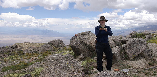 Dr. Sabine von Mering bei der botanischen Feldarbeit in Argentinien; (c) Dr. Sabine von Mering